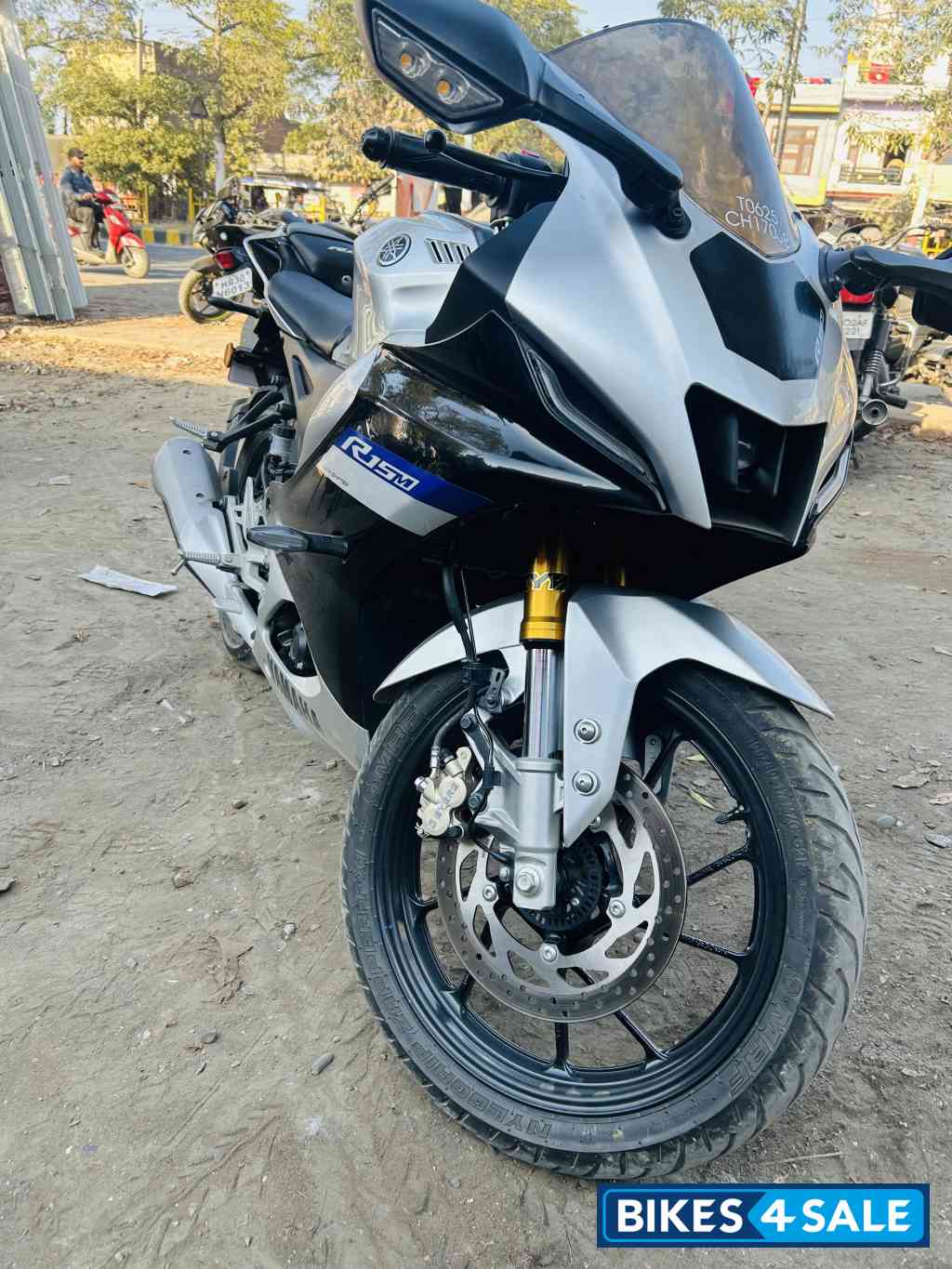 Grey Metallic Yamaha R15M