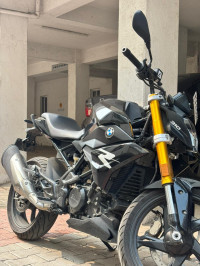 Black BMW G 310 R
