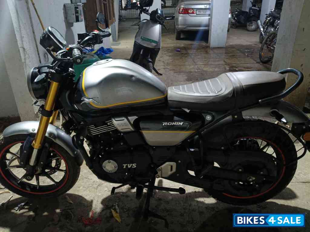 TVS Ronin TD