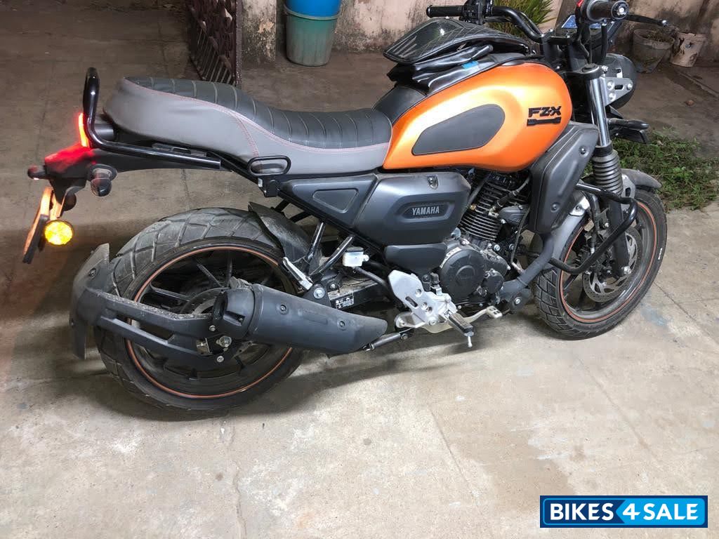 Copper Yamaha FZ-X