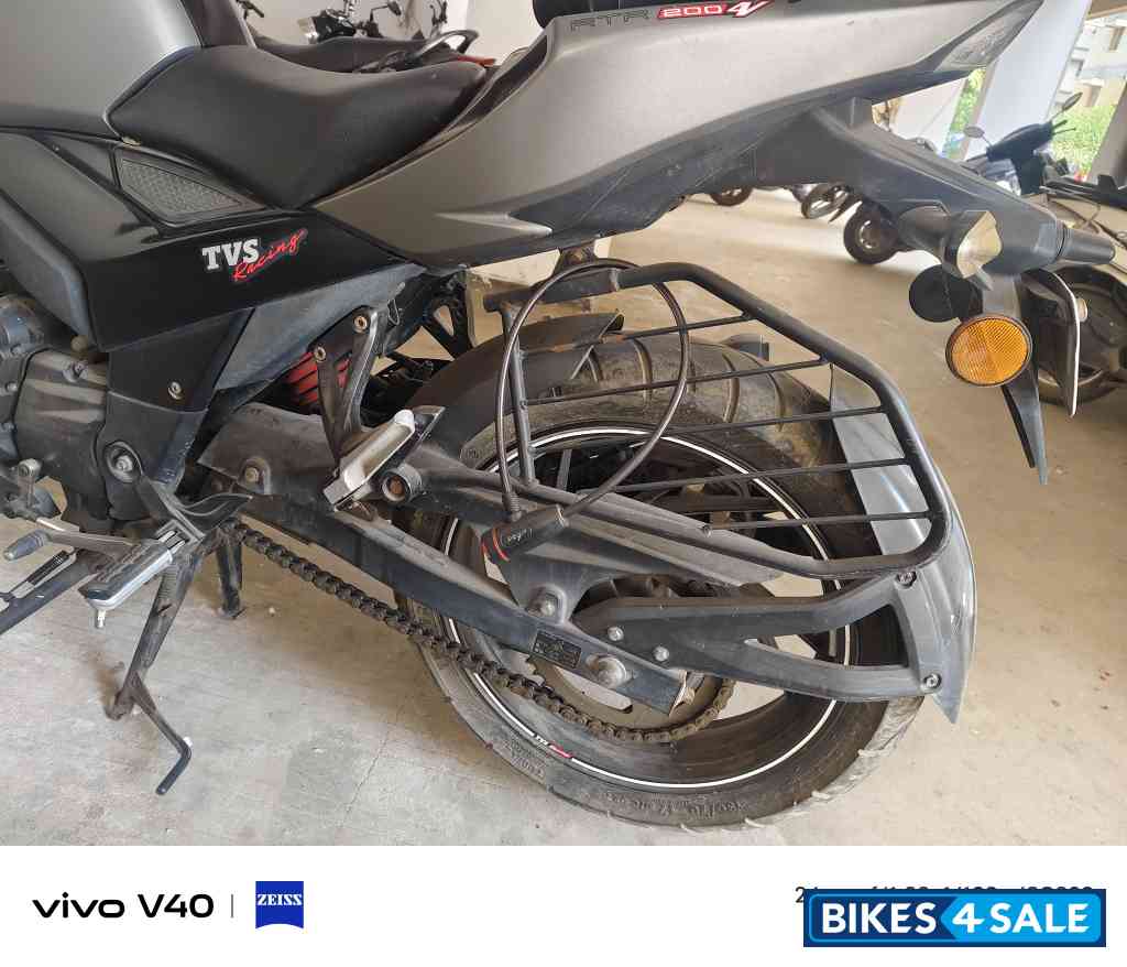 TVS Apache RTR 200 4V