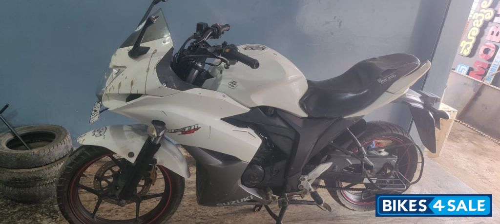 Suzuki Gixxer SF Suzuki Gixxer SF