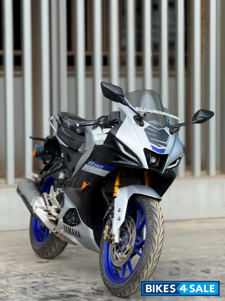 Yamaha R15M