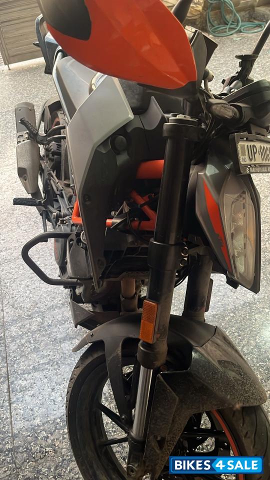 Black KTM Duke 250