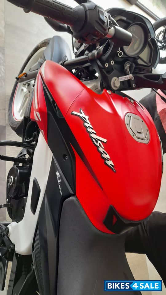 Red Bajaj Pulsar NS 160 BS6