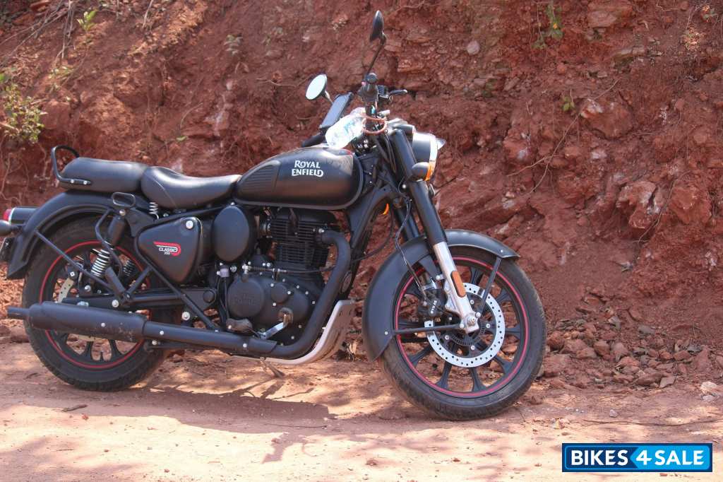 Stealth Black Royal Enfield Classic 350 Dual Channel BS6