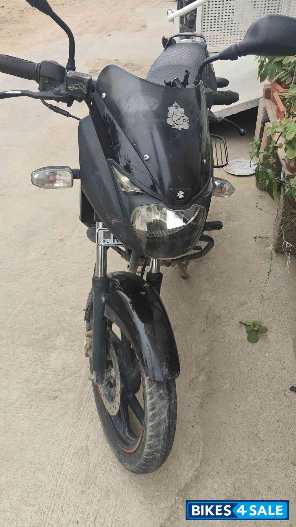 Black Bajaj Pulsar 150