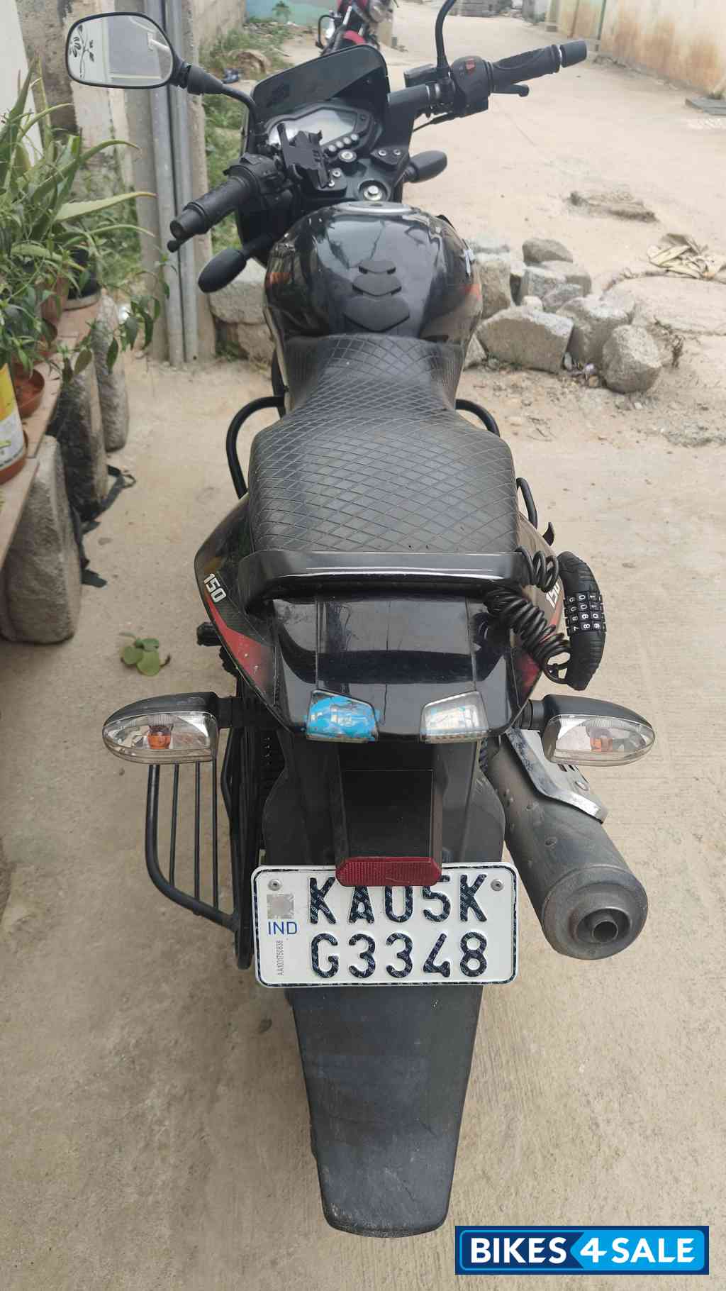 Black Bajaj Pulsar 150
