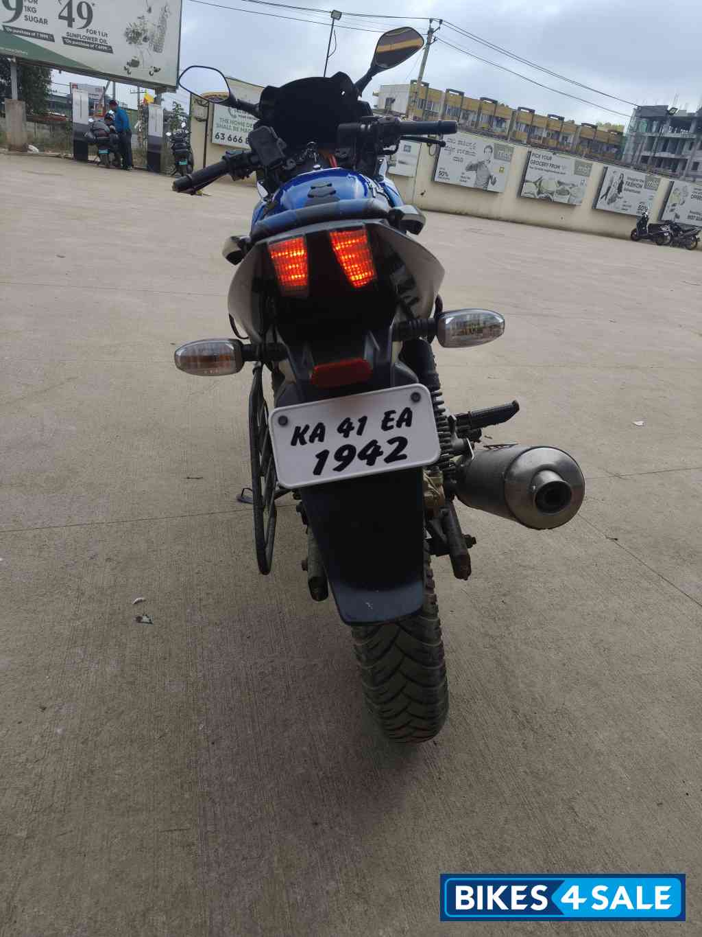 Blue Bajaj Pulsar 220F