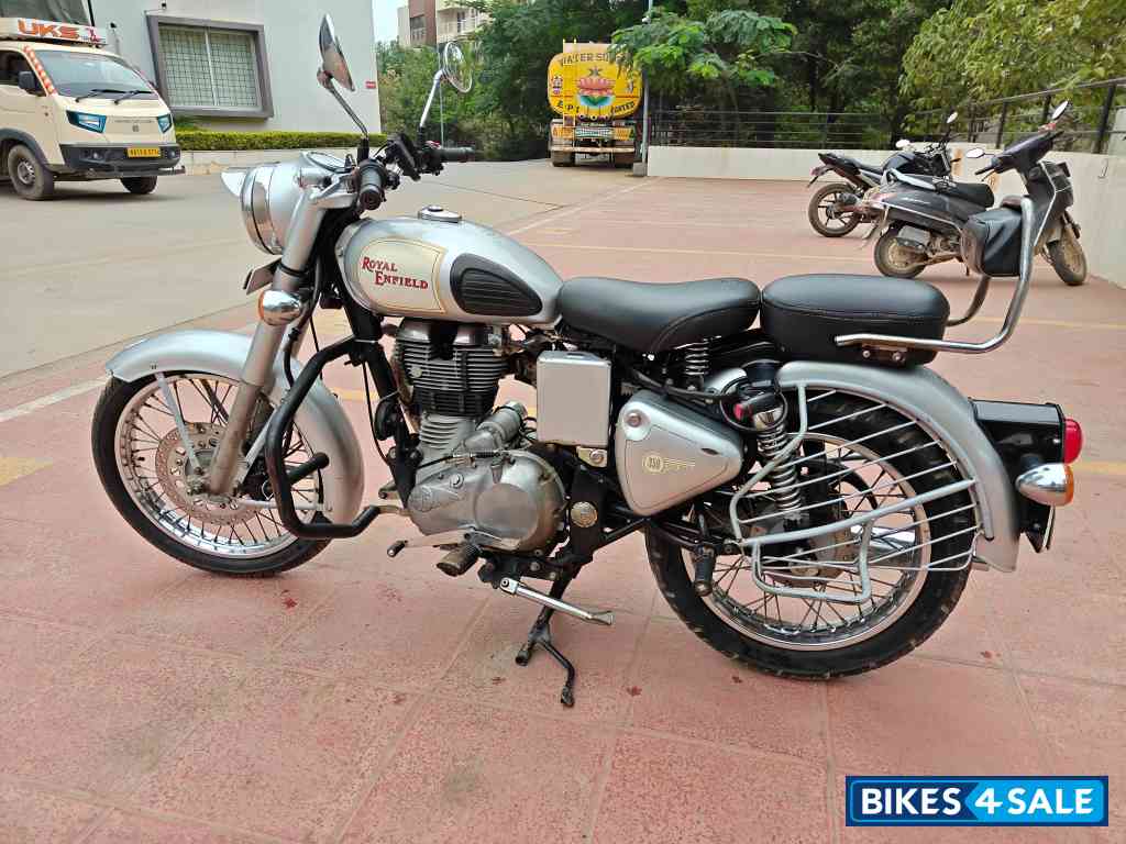 Silver Royal Enfield Classic 350