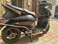 Black And Grey Vida V1 Plus