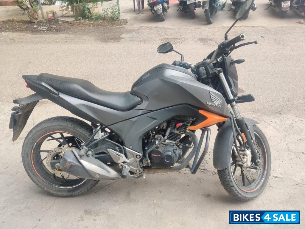 Honda CB Hornet 160R