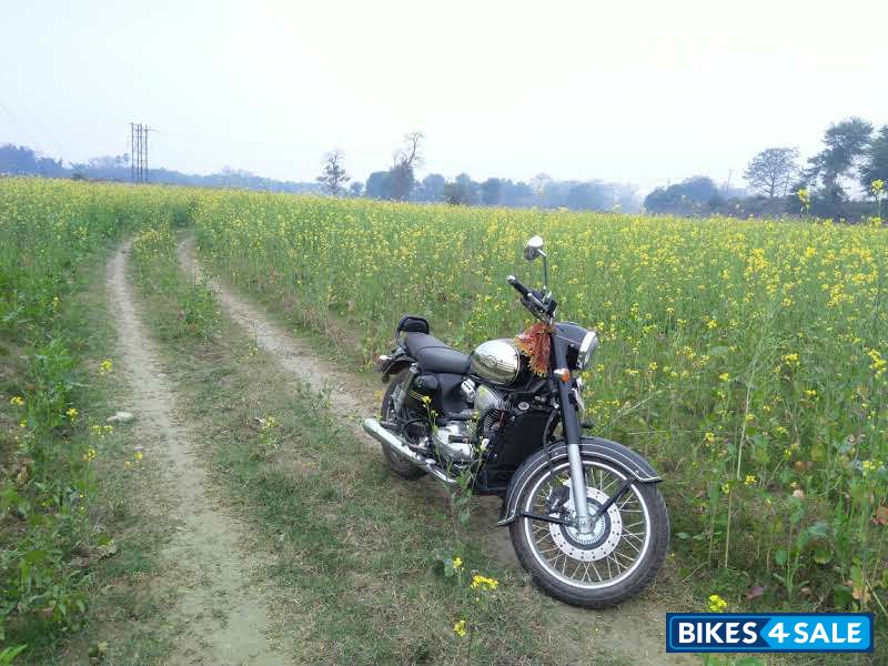 Ideal Jawa Yezdi Classic