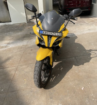 Bajaj Pulsar RS 200 ABS