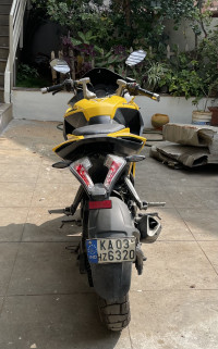 Bajaj Pulsar RS 200 ABS