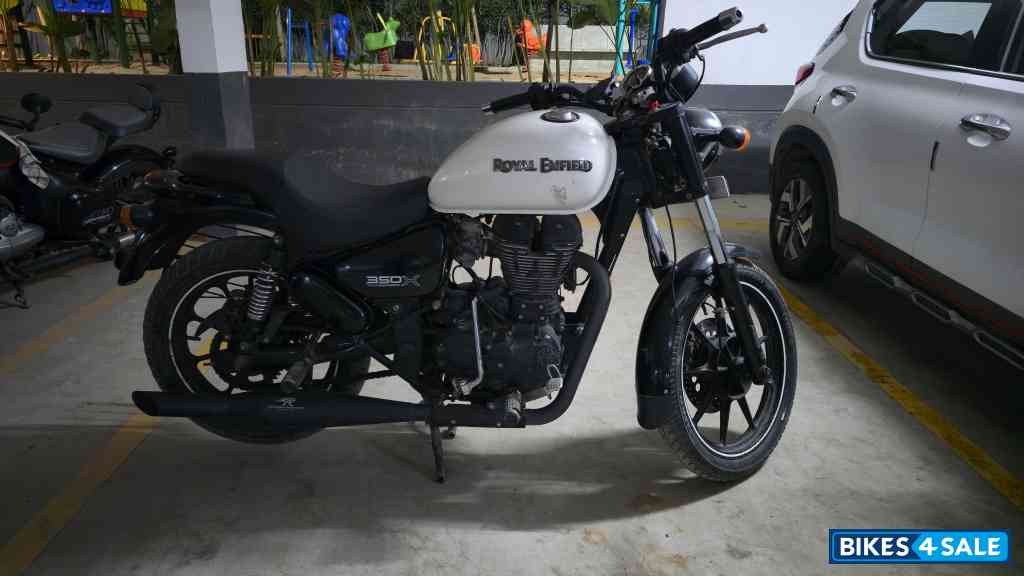 White Royal Enfield Thunderbird X 350