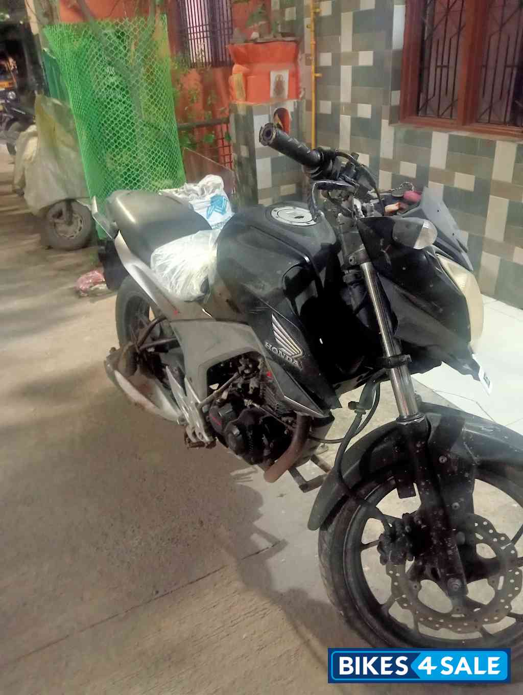 Honda CB Hornet 160R