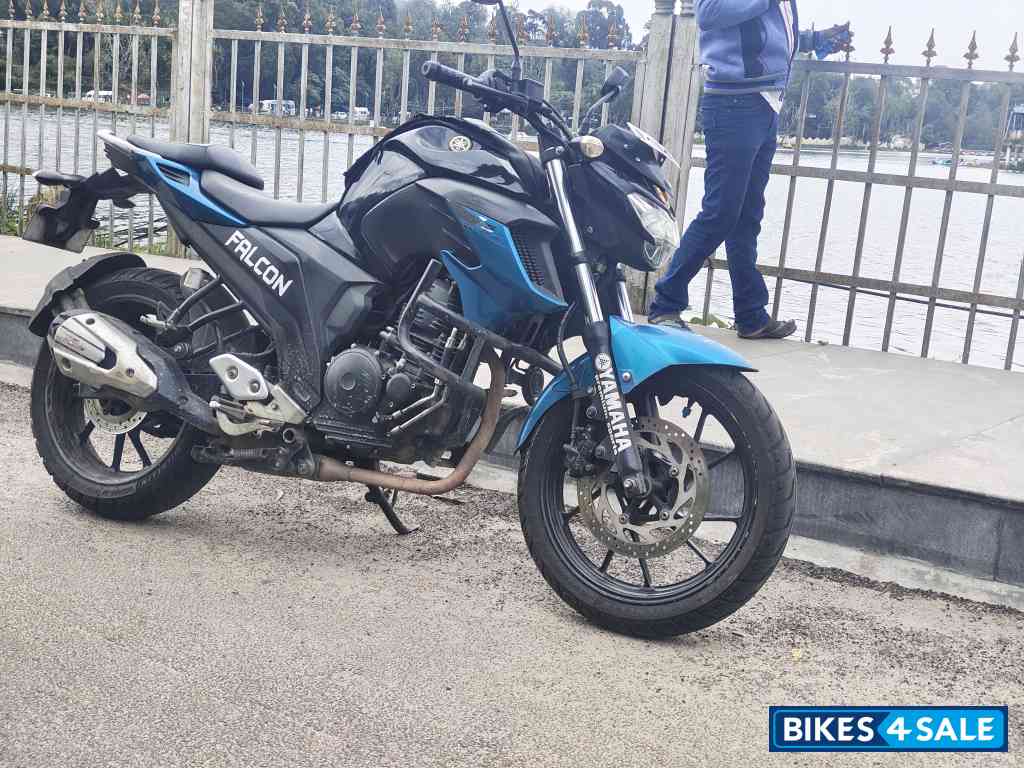 Bluish White Colour Yamaha FZ25
