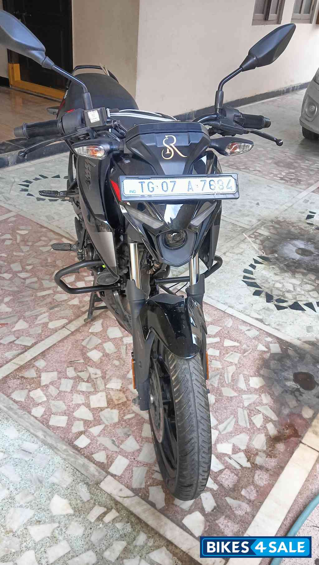 Black Bajaj Pulsar N150