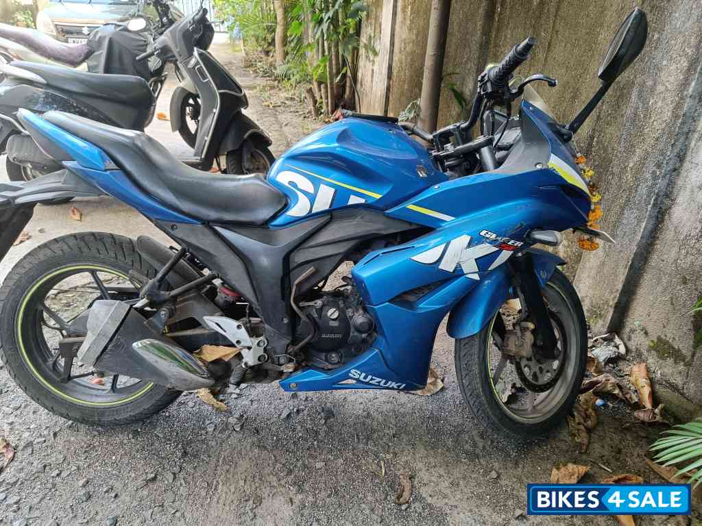 Suzuki Gixxer SF