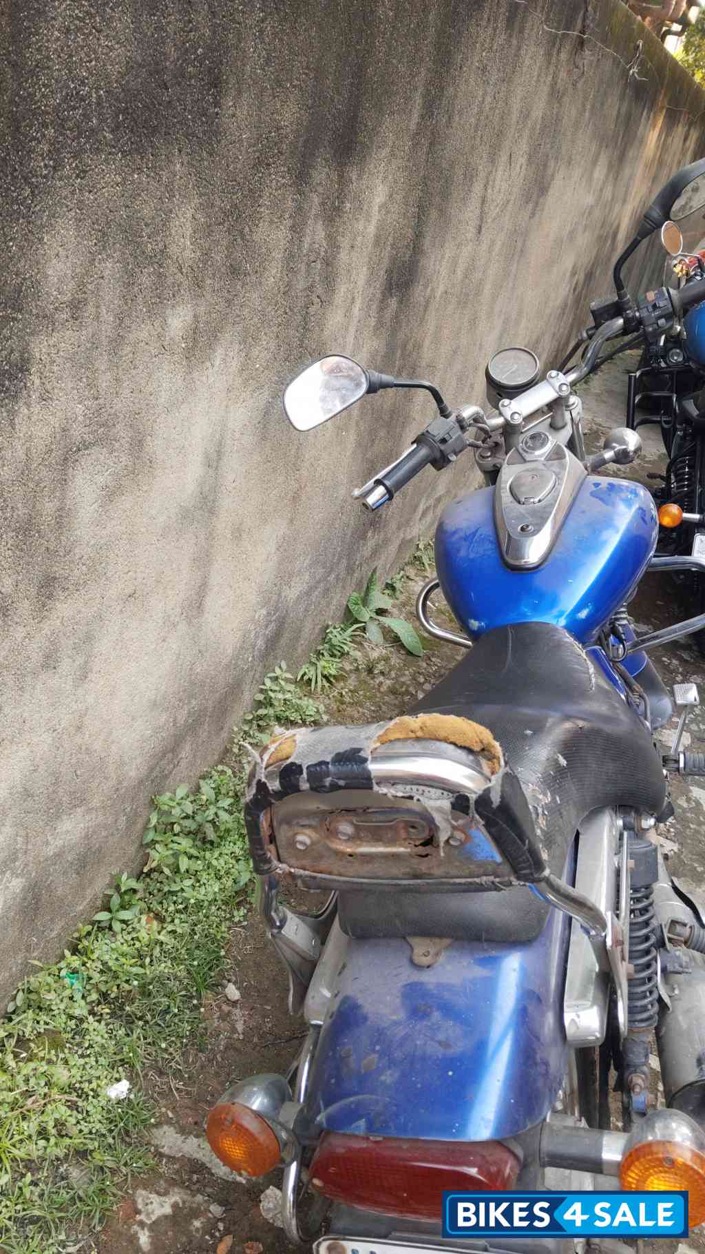 Bajaj Avenger 220 DTS-i