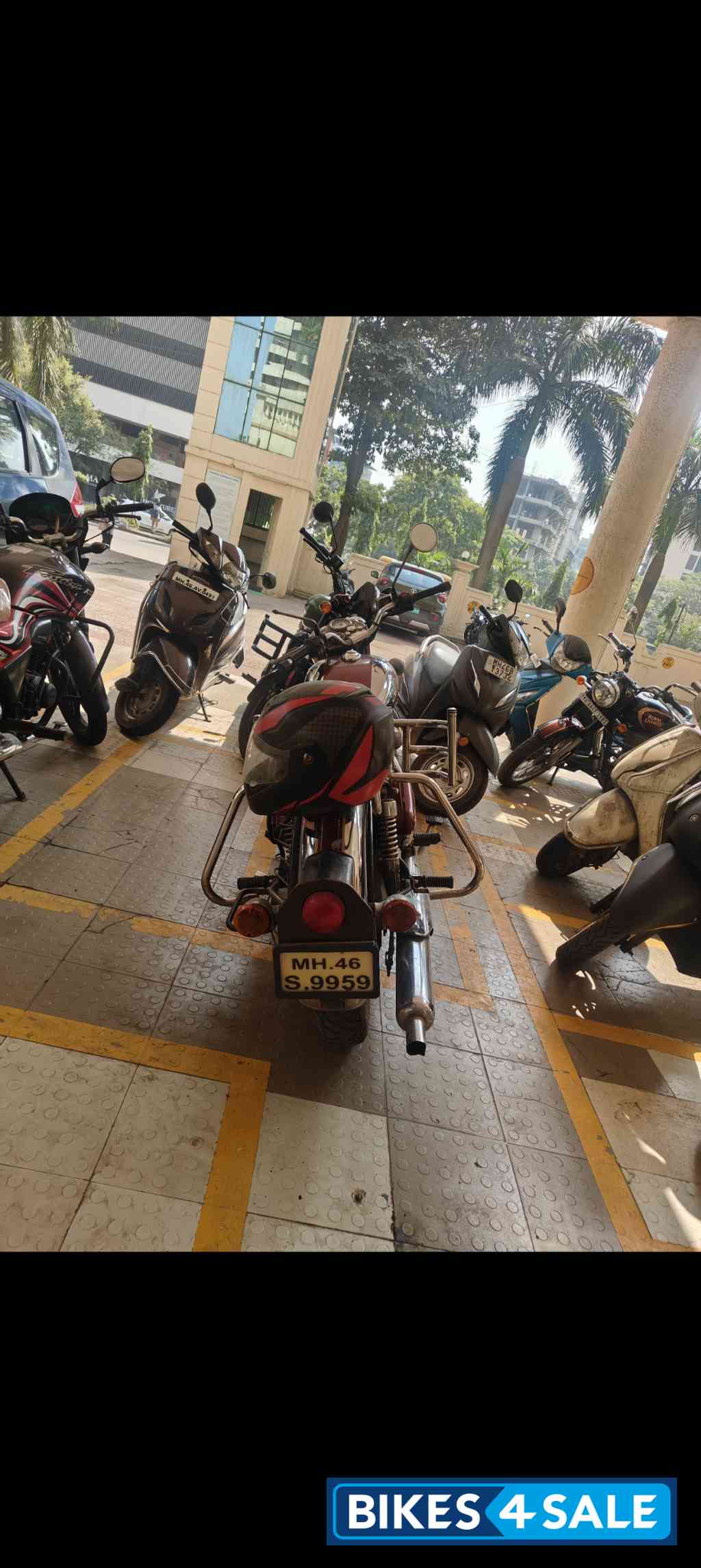 Royal Maroon Royal Enfield Classic Chrome