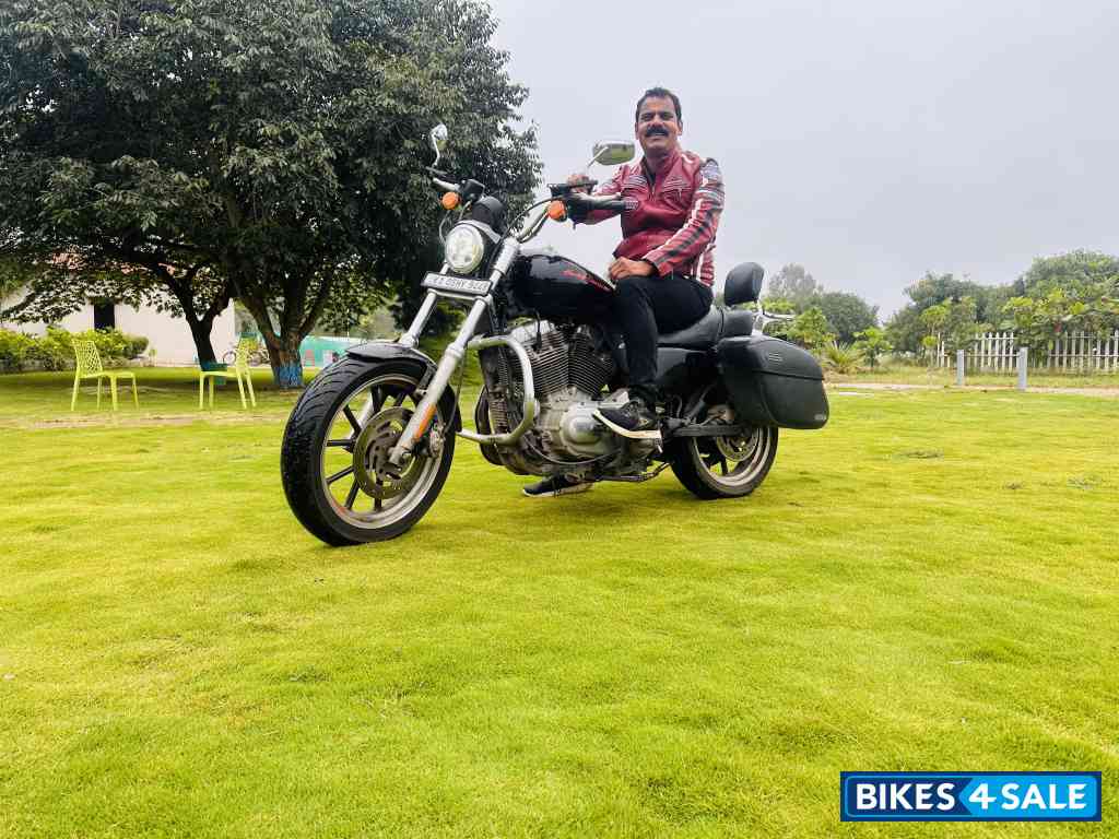 Black Harley Davidson Superlow