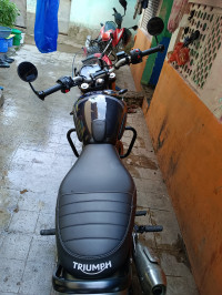 Black Triumph Speed 400