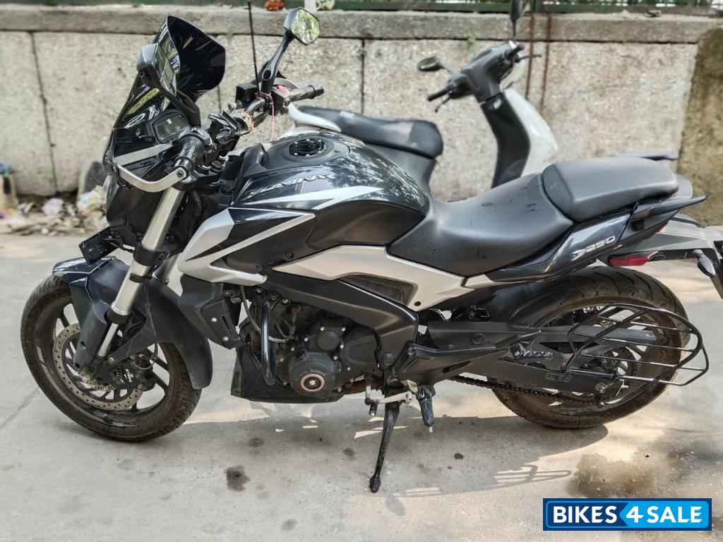 Bajaj Dominar 250 2022