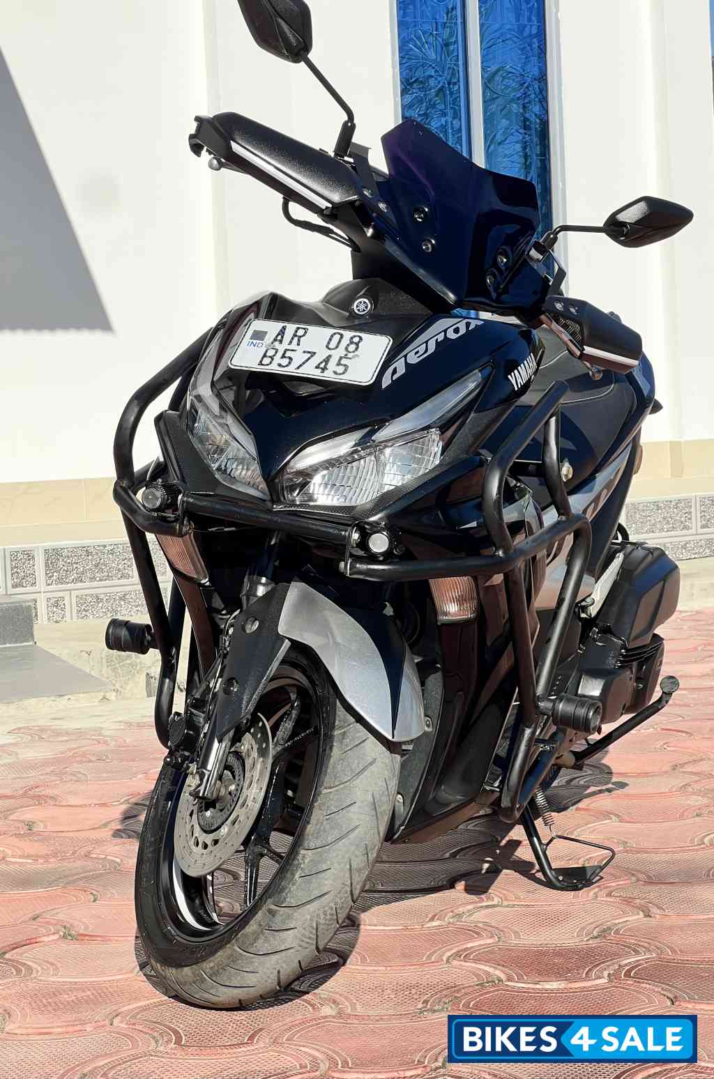 Metallic Black Yamaha Aerox 155