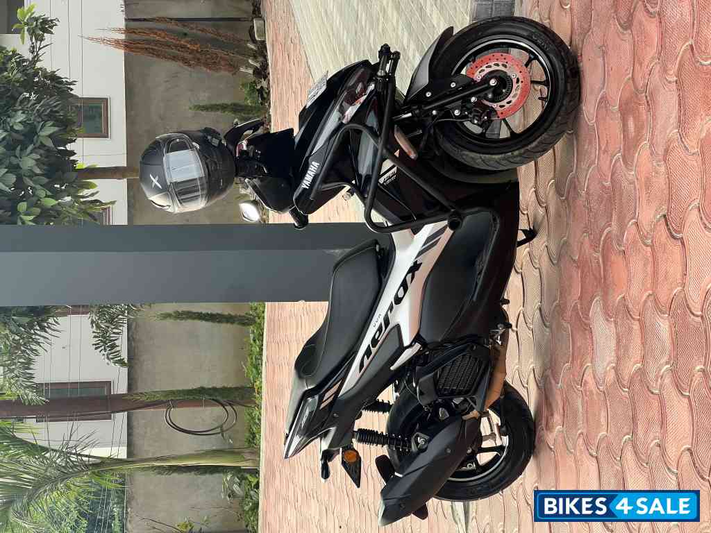 Metallic Black Yamaha Aerox 155
