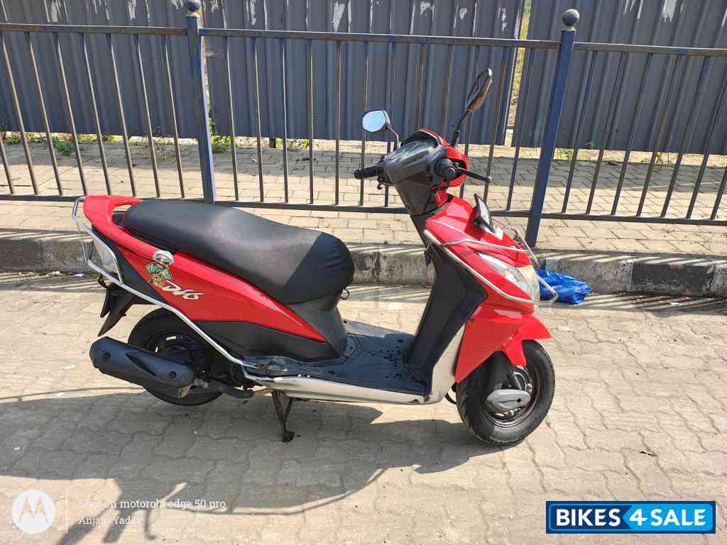 Red Honda Dio