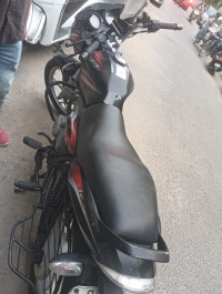 Black Bajaj Discover 125