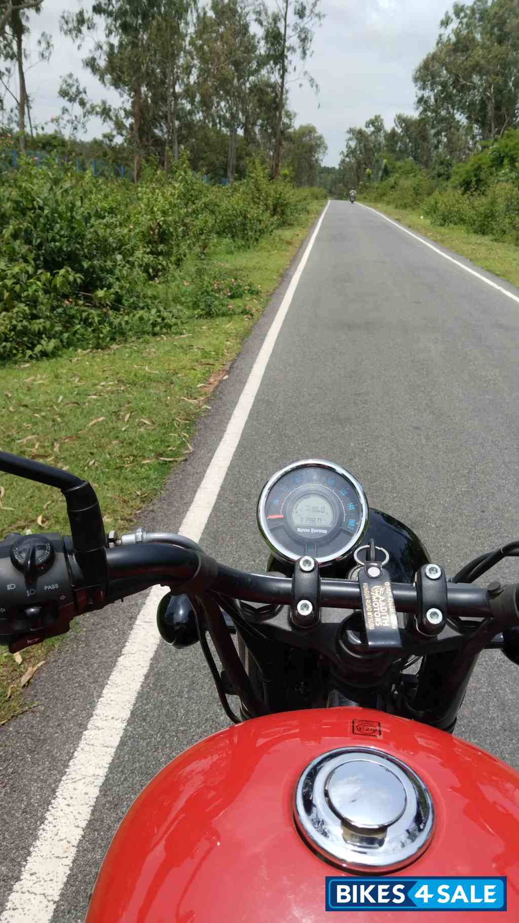 Fireball Red Royal Enfield Meteor 350