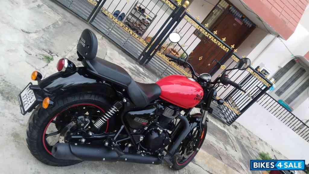 Fireball Red Royal Enfield Meteor 350