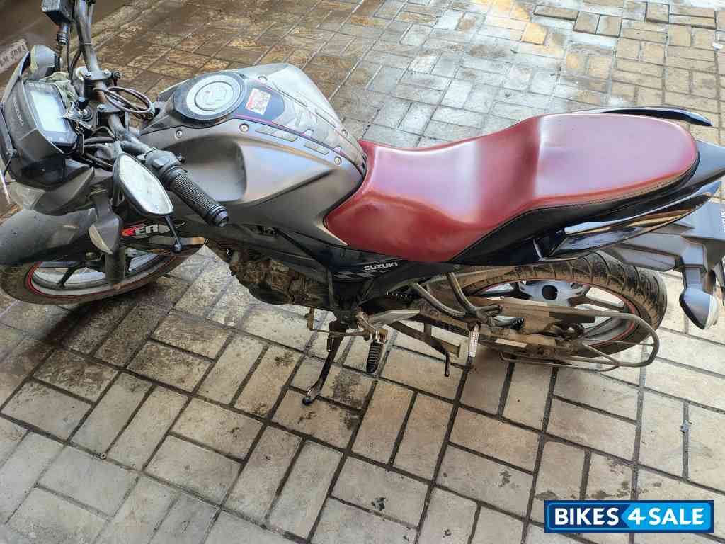 Grey Black Suzuki Gixxer SP Grey Black Suzuki Gixxer SP