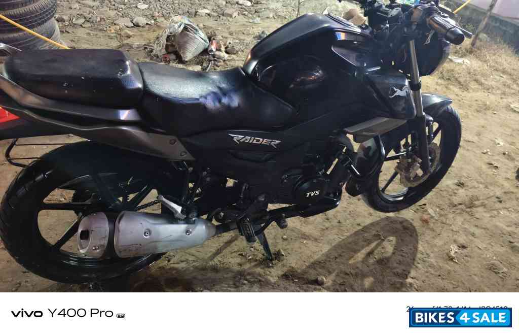 Black TVS Raider Split Seat