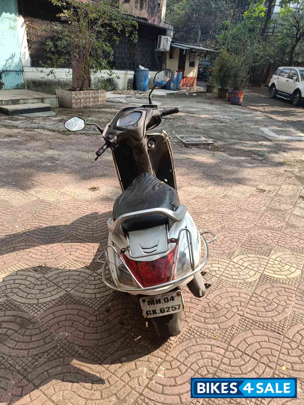 White Honda Activa 3G