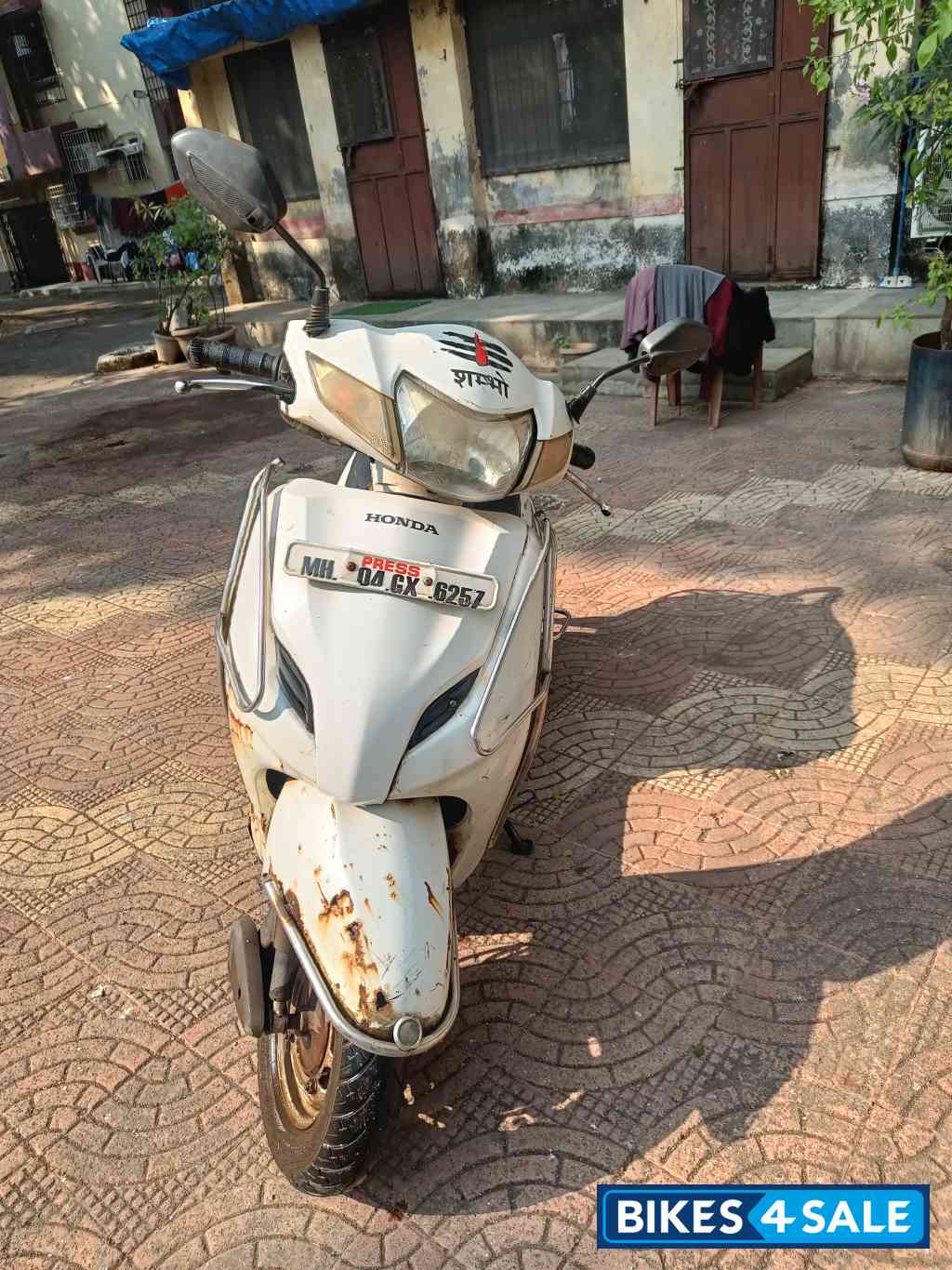 White Honda Activa 3G