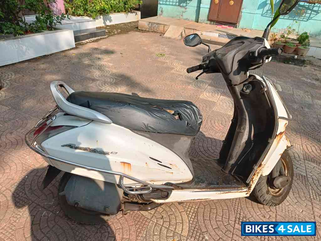 White Honda Activa 3G