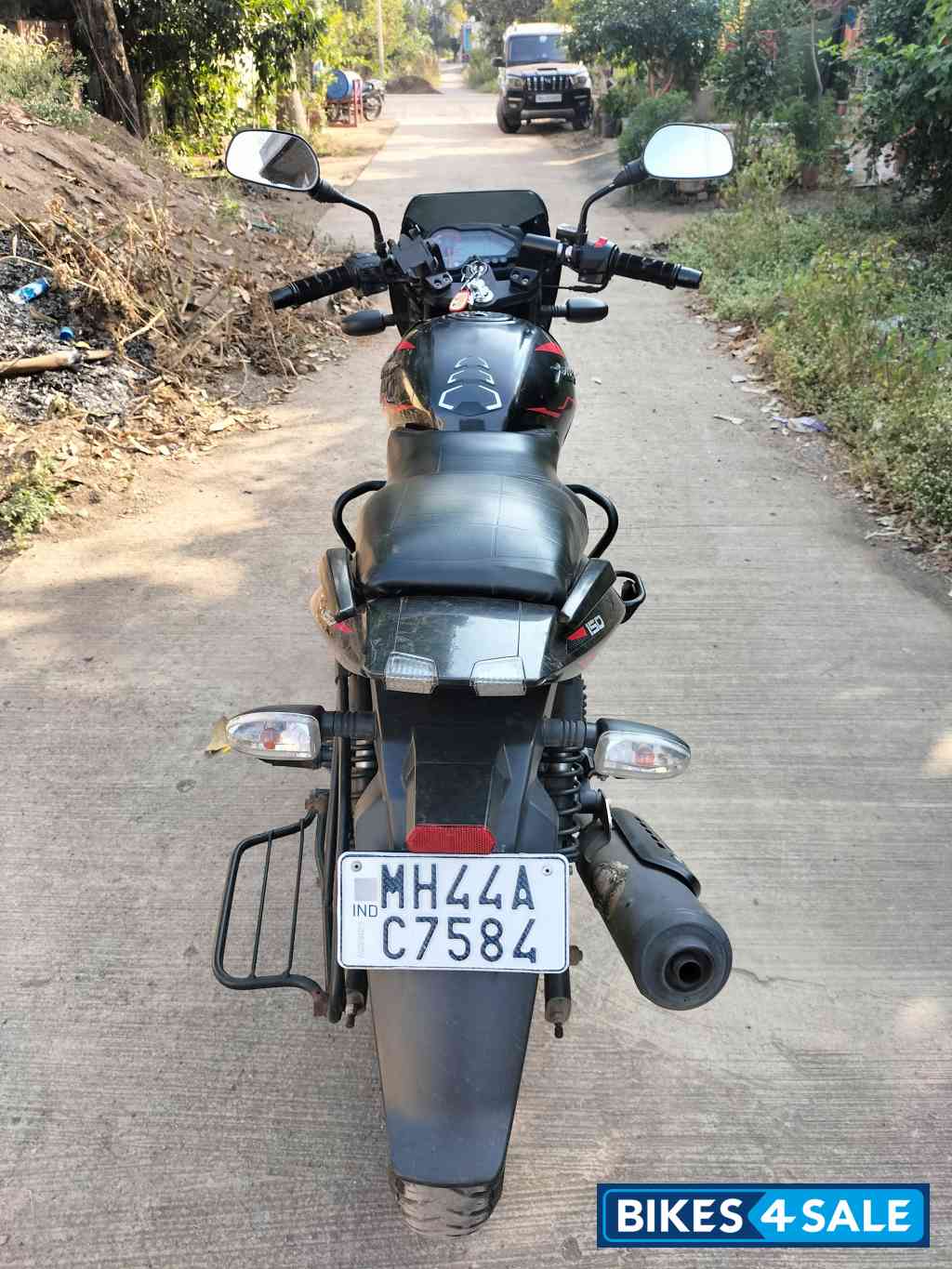 Black Bajaj Pulsar 150 Twin Disc BS6