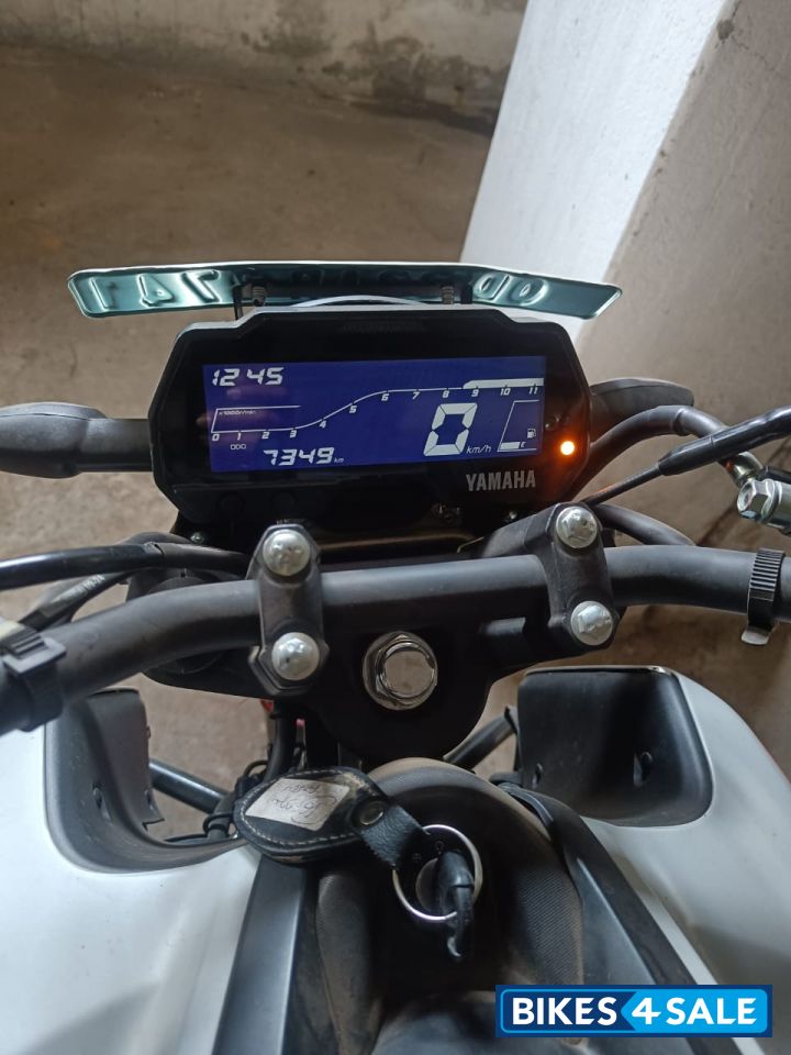 Ice White Yamaha FZ-S FI Ver 4.0 DLX