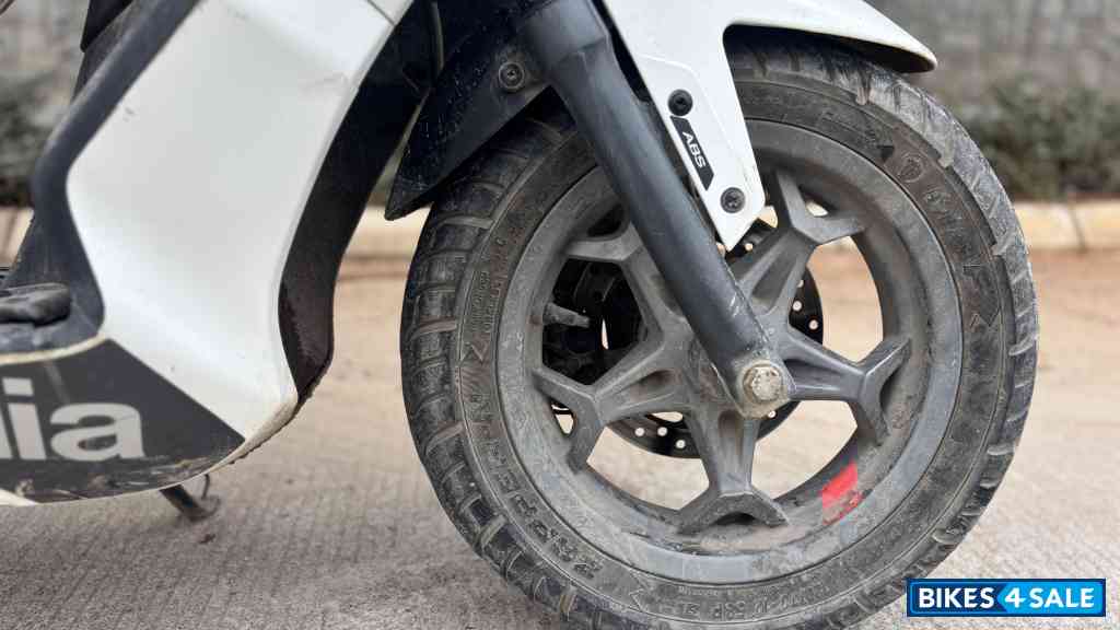 White Aprilia SXR 160