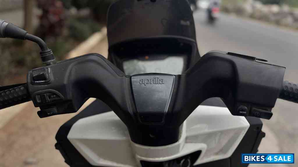 White Aprilia SXR 160