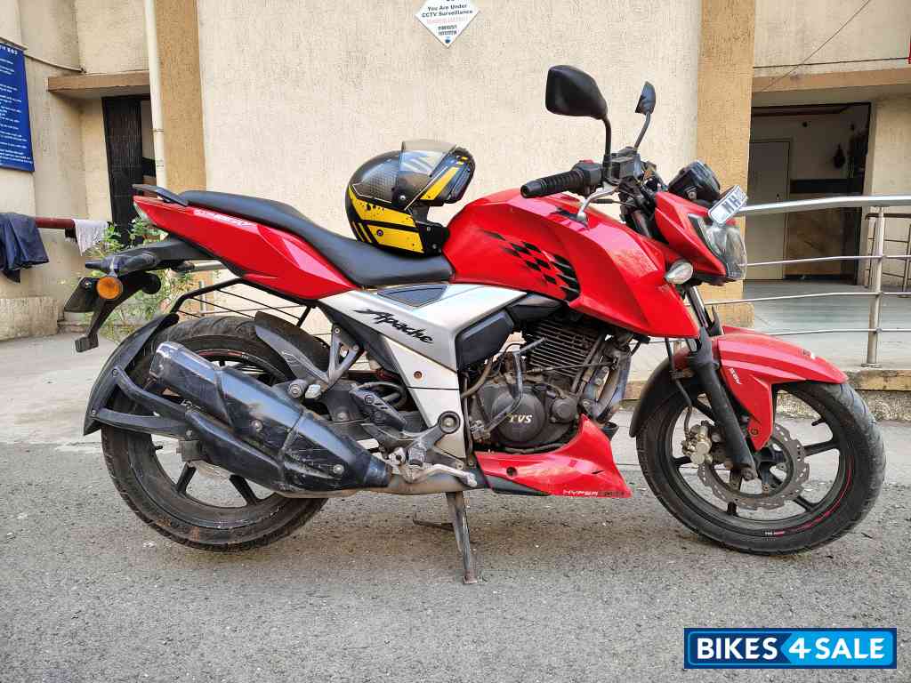 Red TVS Apache RTR 160 4V