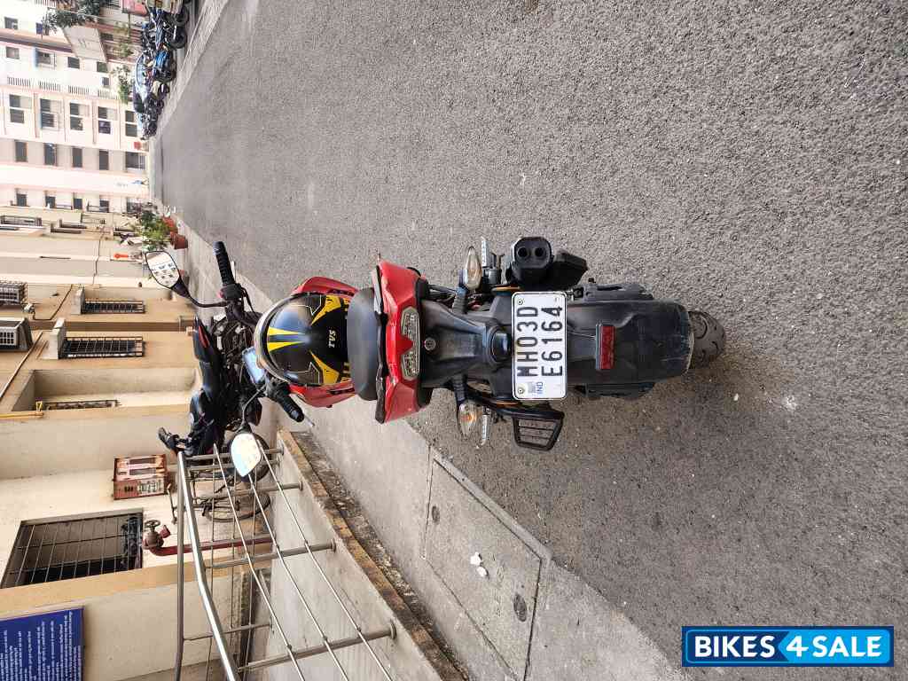 Red TVS Apache RTR 160 4V