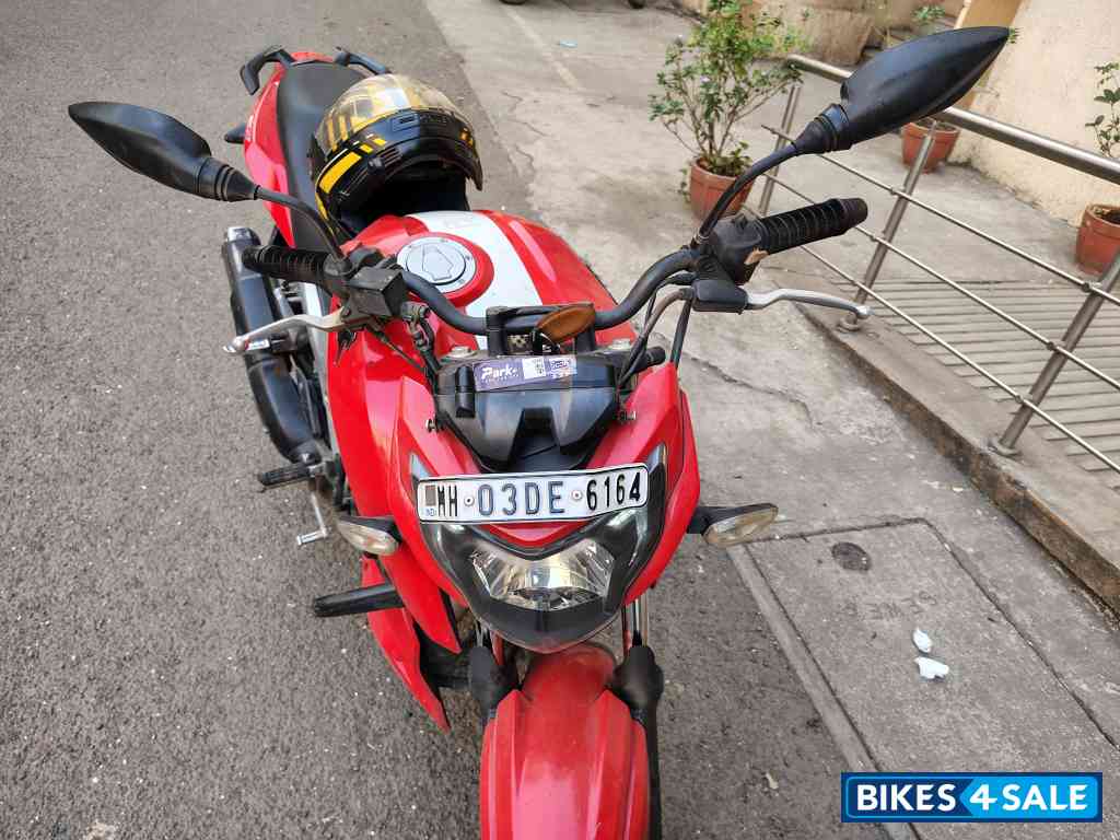 Red TVS Apache RTR 160 4V