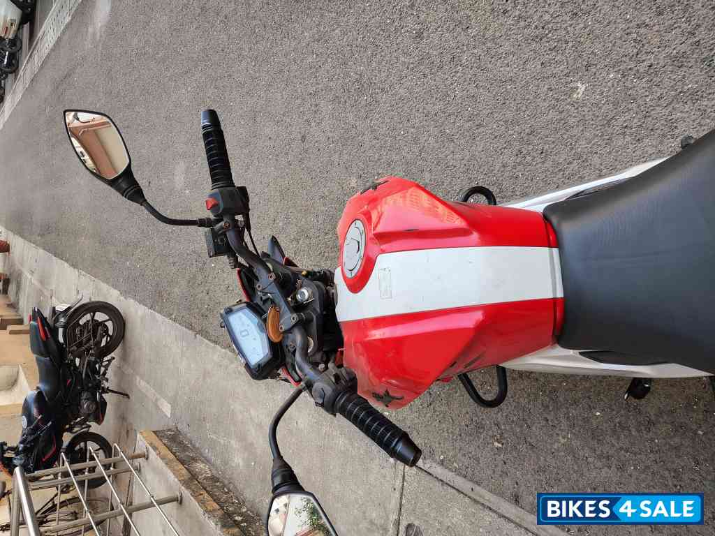 Red TVS Apache RTR 160 4V