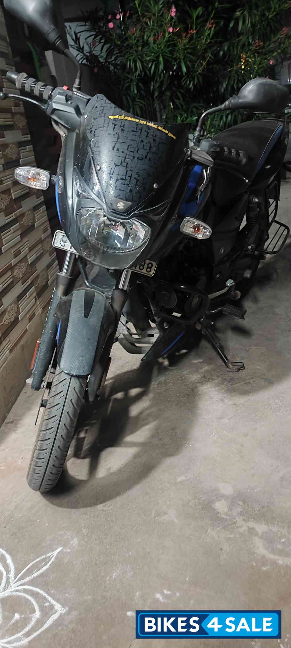 Black Bajaj Pulsar 125