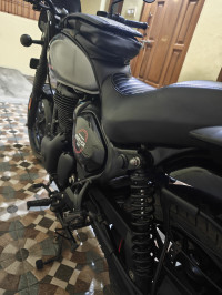 Grey Royal Enfield Hunter 350 Metro